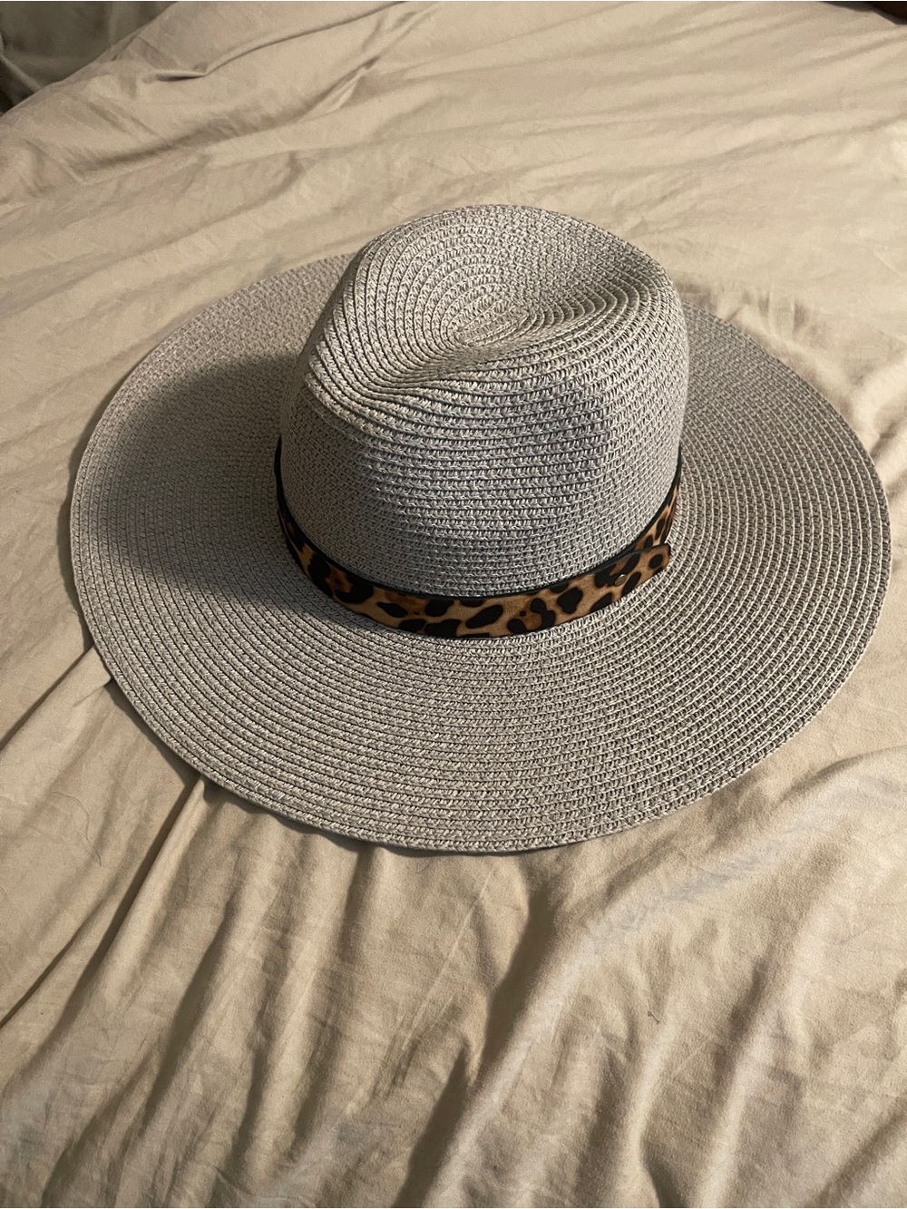 Womens Wide Brim Gray Straw Sun Hat with Leopard Band Summer Woven Floppy